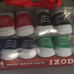 4 pairs infant bottie socks IZOD
